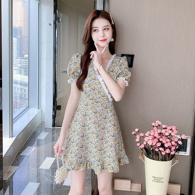 Platycodon grandiflorum retro French minority sweet first love temperament V-neck waist slim super fairy flower dress