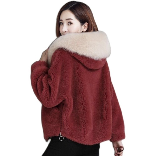 Imitation sheep shearer coat imitation fox fur coat coat autumn / winter 2020 Haining fur imitation coat women's short