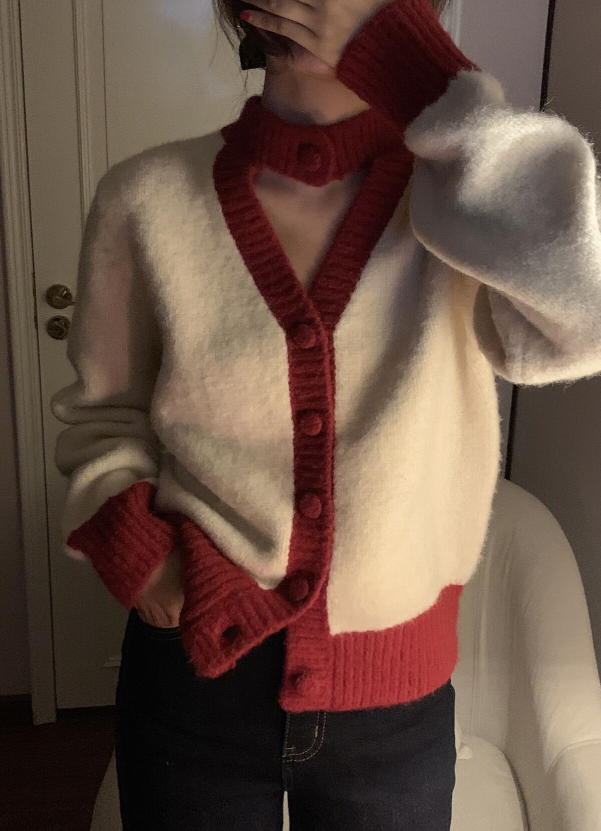 Red retro 2021 autumn and winter new women's wear V-neck hollowed out contrast color sweater women's sweater hanging neck cardigan jacket