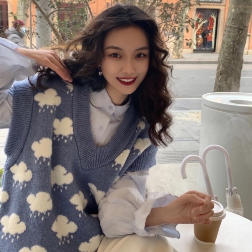 New jacquard sweater blue little cloud sweater knitted vest V-neck loose vest female students age loose