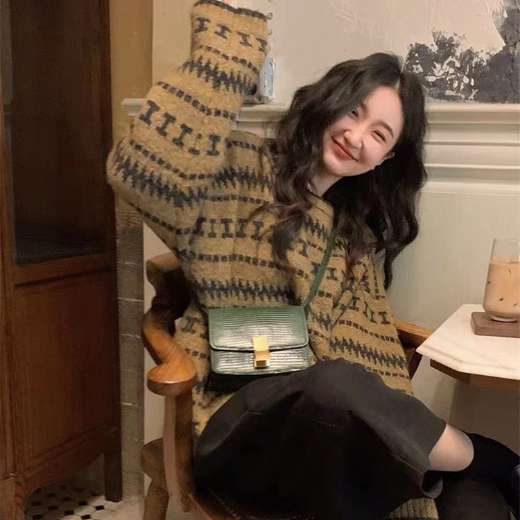 Lazy wind round neck Pullover diamond lattice sweater female design sense of minority spring and autumn loose outer wearing knitted top