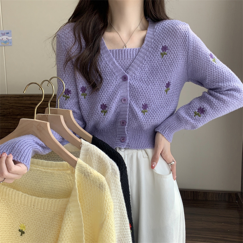Embroidered flower small fresh sweet camisole + knitted cardigan short two-piece set 2022 spring and autumn new