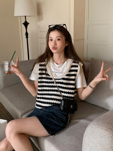 Wu 77 college striped knitted waistcoat female small loose thin round neck with sleeveless Pullover Top 