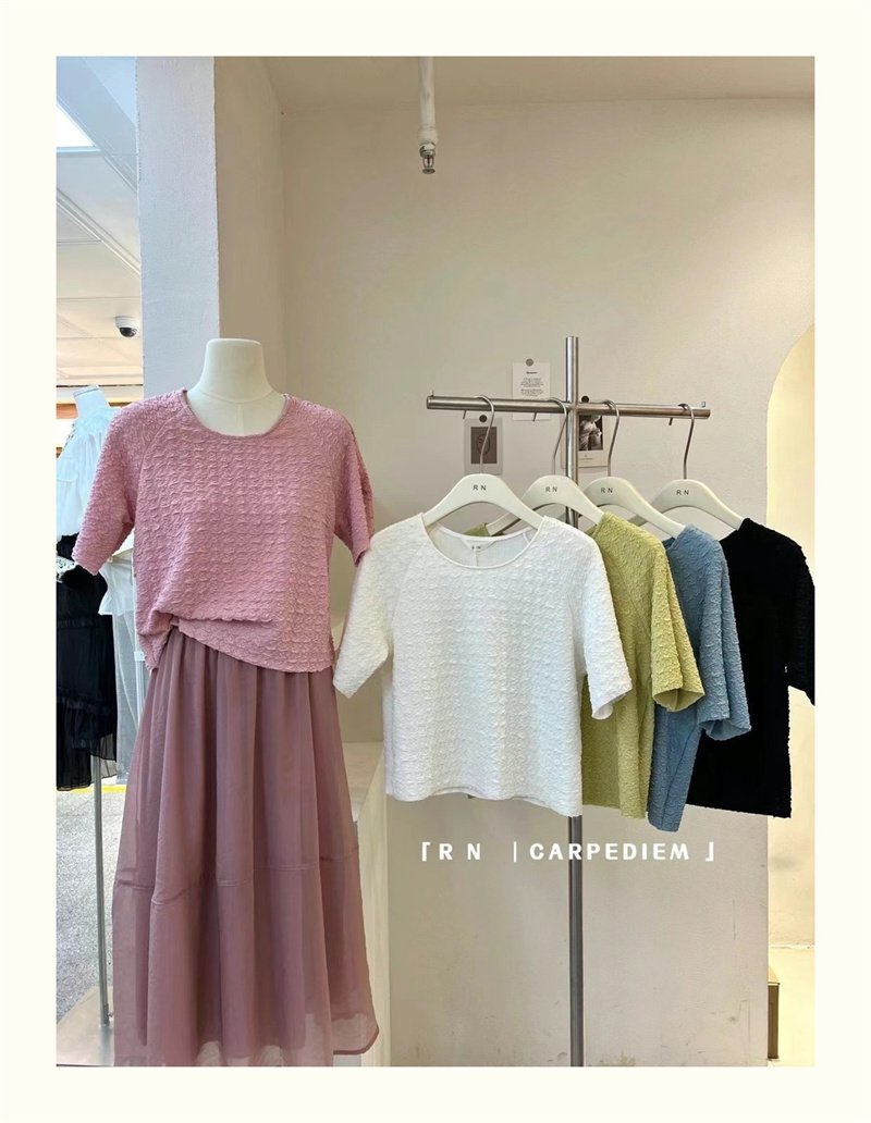 Real shooting of 2022 summer new French minority chic top women's design sense minority bubble sleeve pleated top