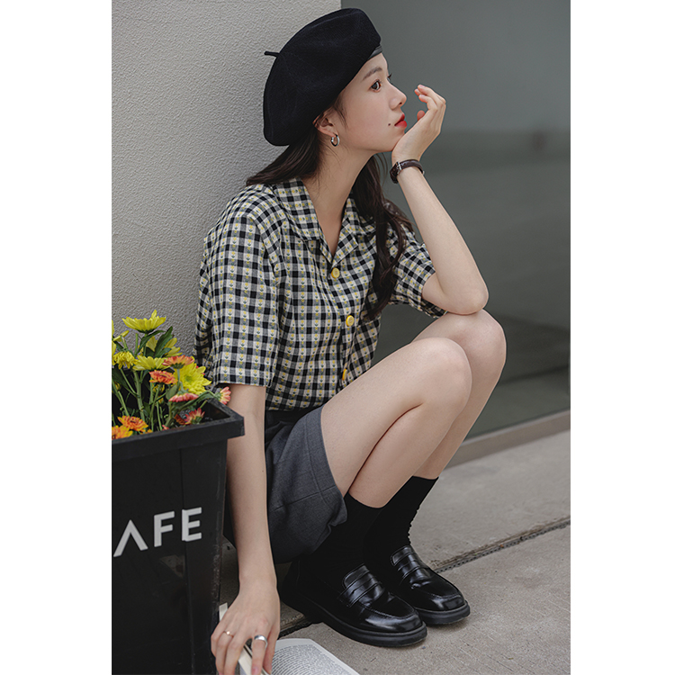 Real shooting of the new Hong Kong Style Plaid short sleeve shirt in summer women's small fresh and sweet chic fashion design shirt