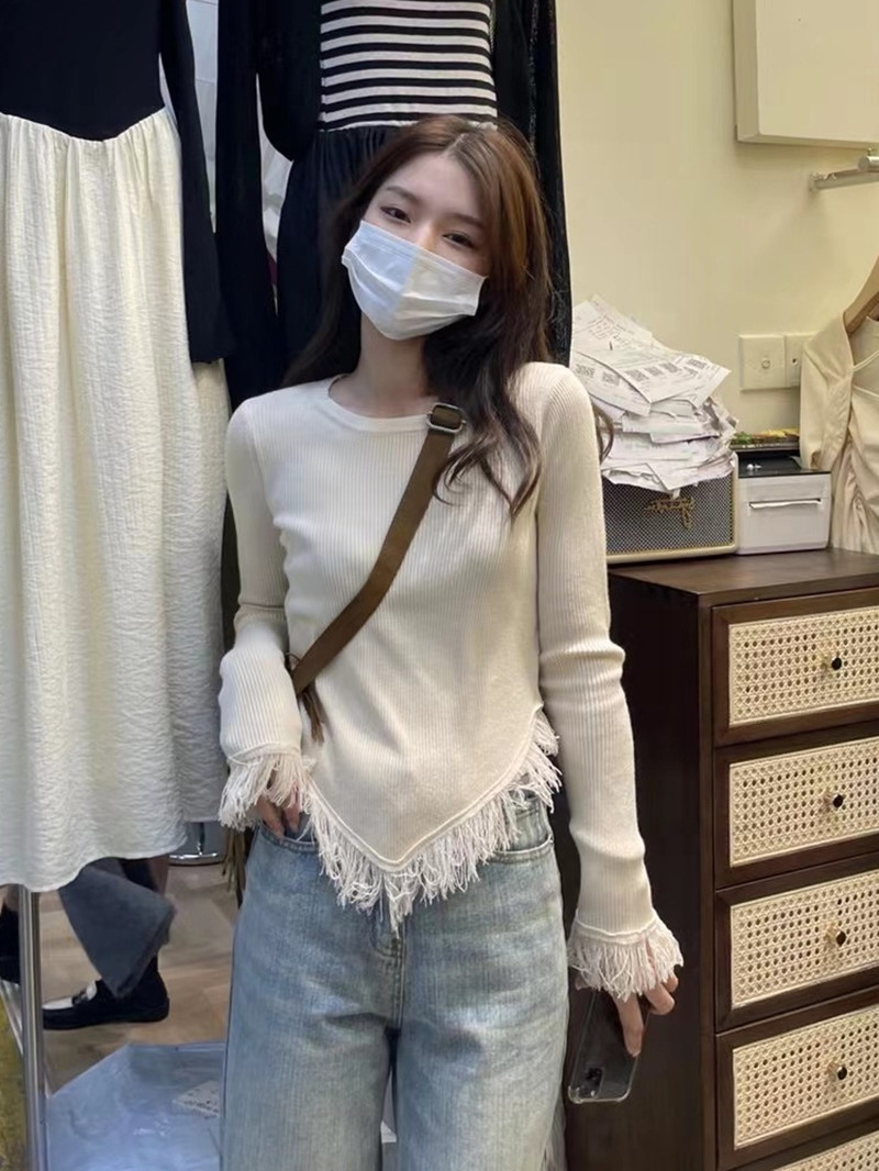 Black hot girl new retro long-sleeved slim unique knitted sweater women's autumn irregular short tassel top tide