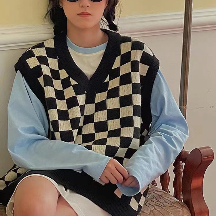 Chessboard check knitwear vest women's spring and autumn college style loose and thin, with Japanese vest top outside