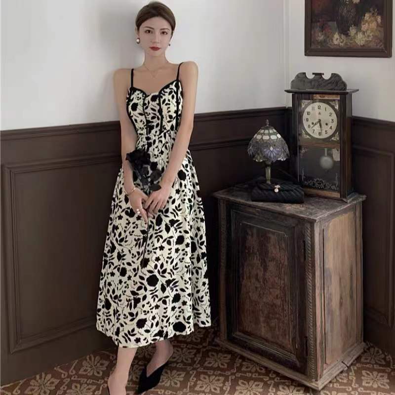 French light and gentle style retro dress women's summer 2023 new sling floral long skirt Hepburn style temperament