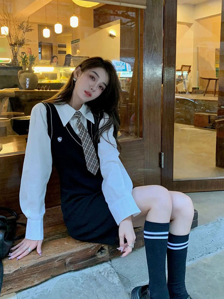 jk uniform fake two-piece college wind bag hip skirt 2022 autumn and winter new sweet age-reducing high-end dress