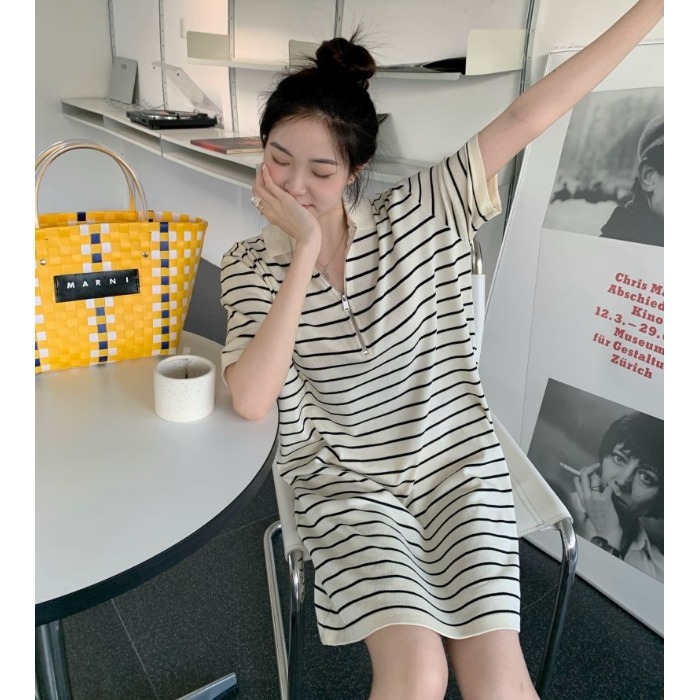 2022 new pure sexy girl dress short sleeve T-shirt summer small contrast striped skirt polo