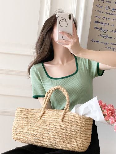 The remaining summer French square neck knitted short sleeved women's summer short T-shirts, minority tops, glutinous rice does not blossom