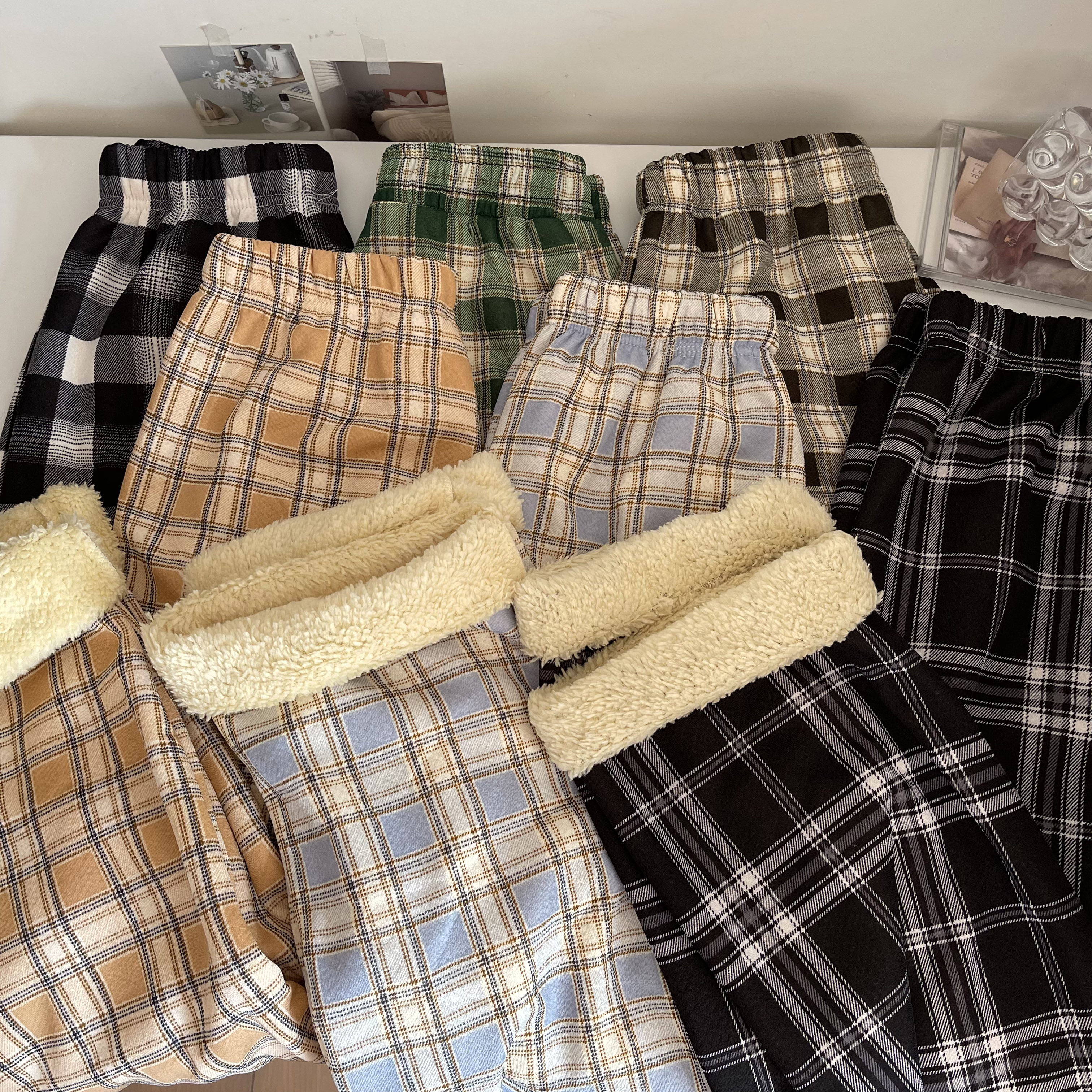 Real price black and white plaid pants women's autumn and winter new lamb cashmere wide leg pants high waist straight casual pants