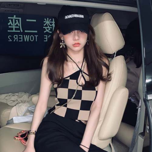 New plaid camisole women's inner wear Hyuna style short section navel knitted bottoming shirt top 2023