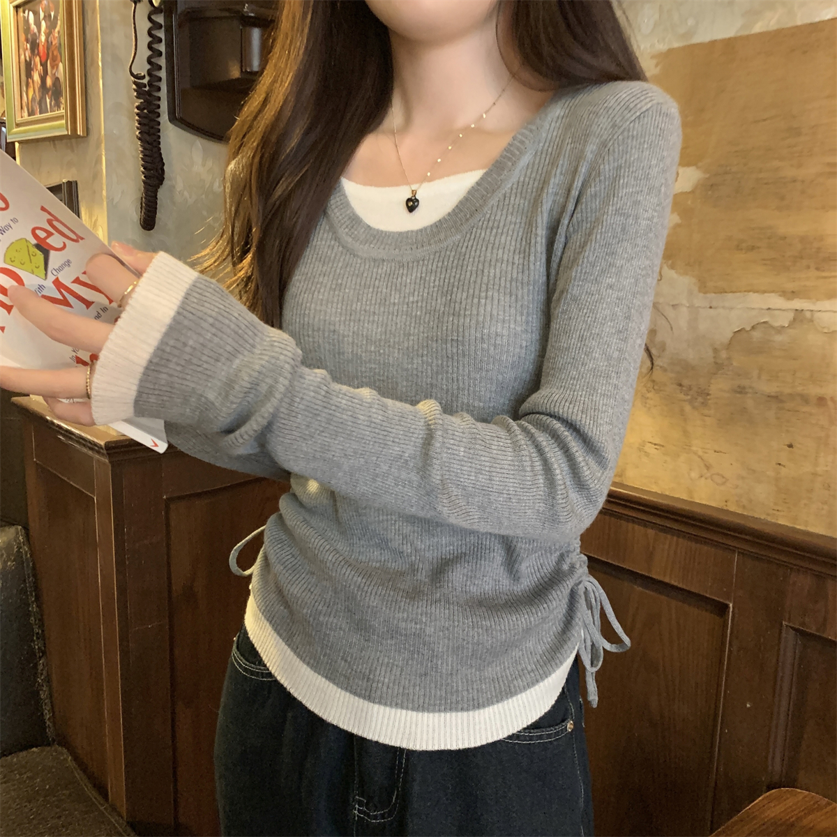 Real shot of autumn and winter Korean style contrasting color u-neck fake two-piece drawstring design 6 wool knitted bottoming long-sleeved tops