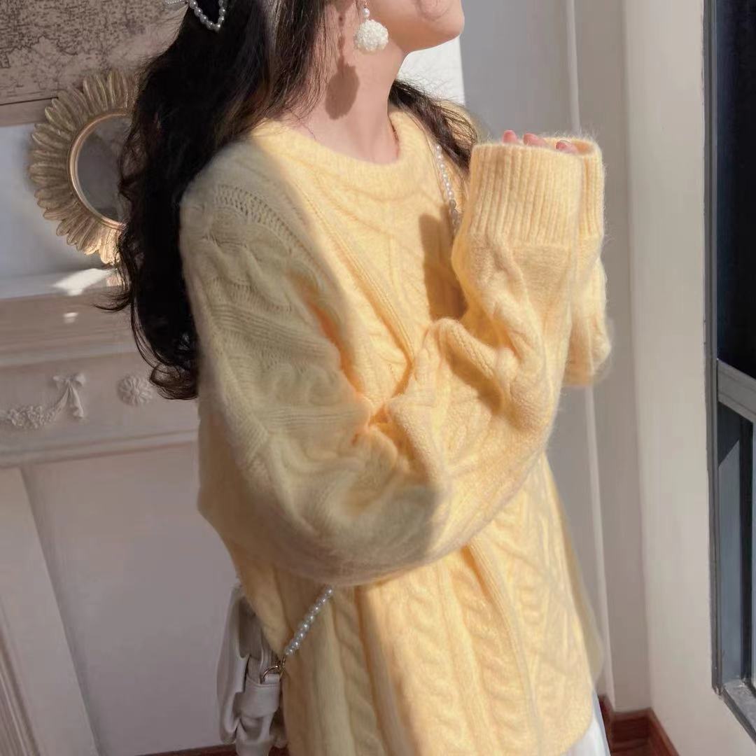 Loose and lazy wind twist Pullover Sweater women's new autumn and winter 2021 round neck medium and long versatile knitted bottom shirt