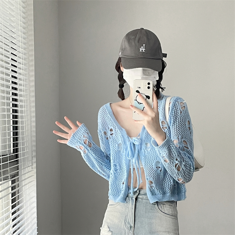 Take photos of early autumn wearing round neck, versatile, super fairy hollow out knitting, cardigan top, summer clothes, pure style