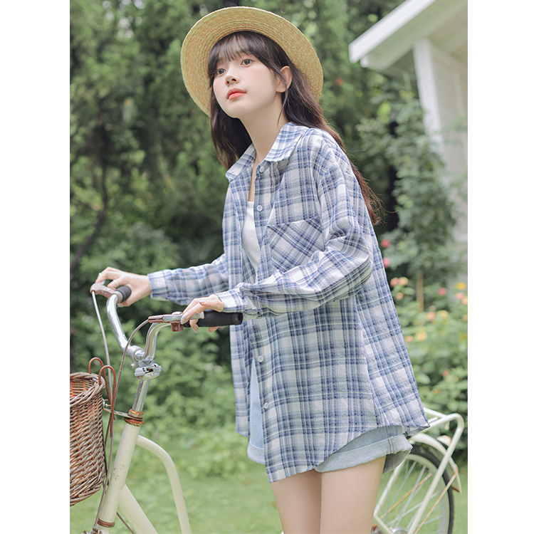 Actual photo of 2022 summer cotton linen blue lattice sunscreen shirt coat thin design feeling lazy blouse women's shirt
