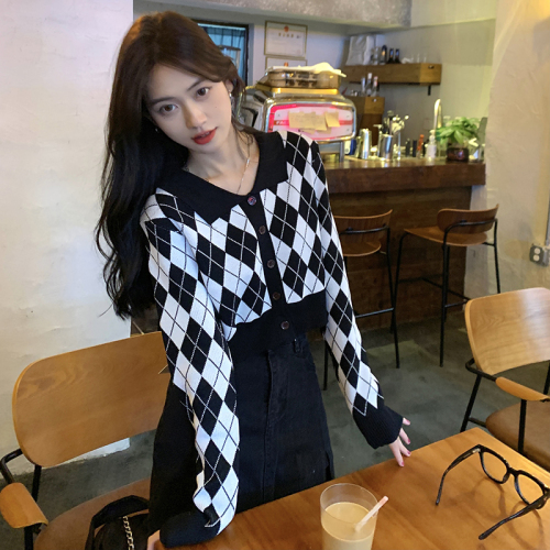 Early autumn Korean New Retro Spice Girl collar diamond short knitted cardigan