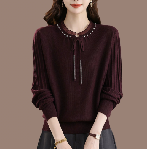 Plus-size wool sweater for women—autumn/winter new style, elegant mom-style knitted cashmere sweater with lace trim and ribbed knit base layer.