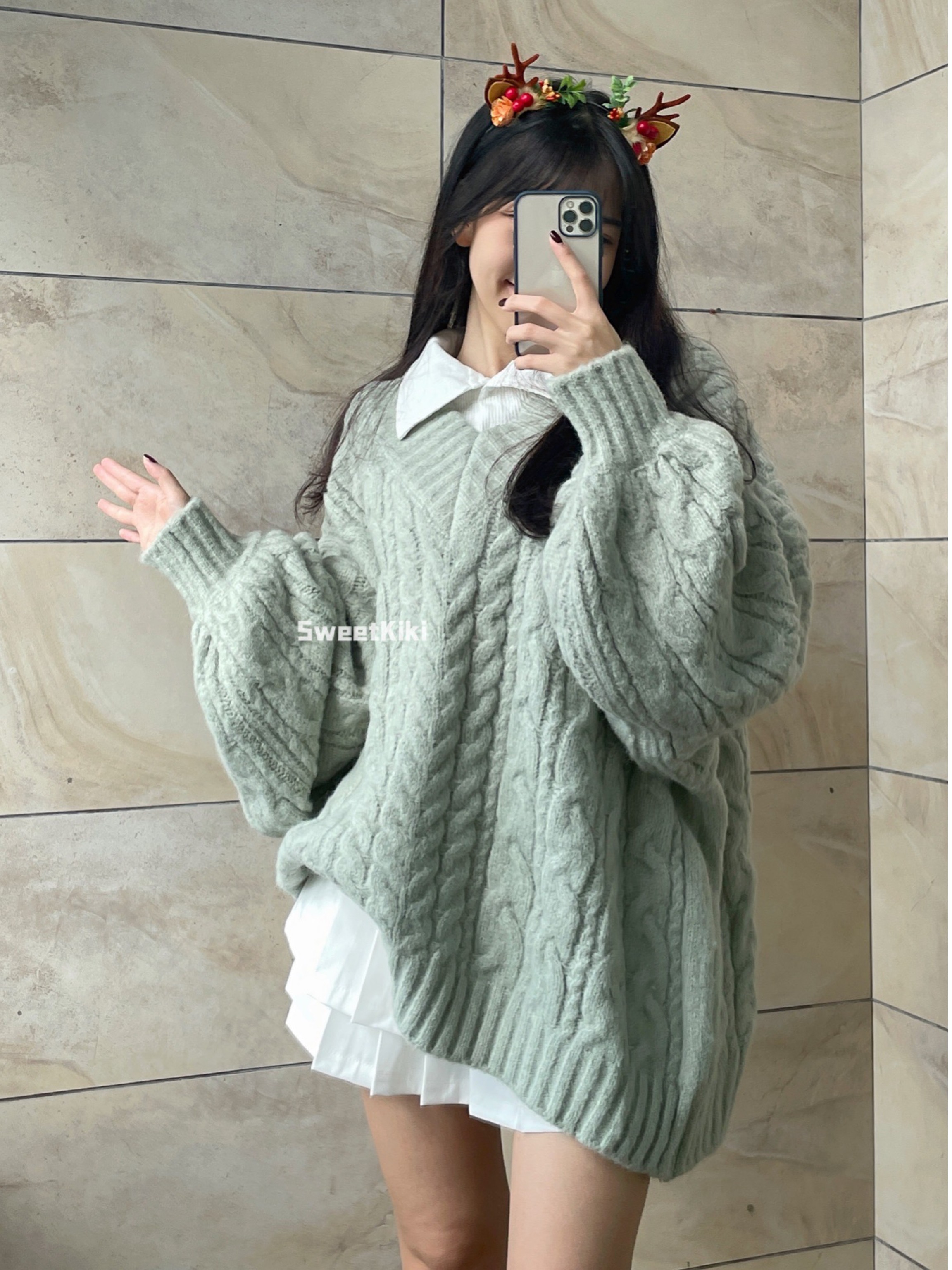It's hard not to love | Spice girl lazy wind v-neck big sweater is gentle and Korean version top thick wool knitting