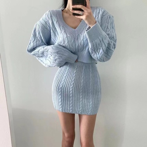 chic Korean V-neck twist knitted top + skirt