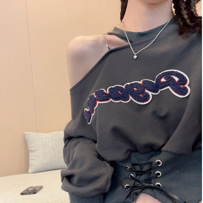 Real shot 95 cotton summer street hot girl design sense hollow out shoulder sweater female slim waist long-sleeved top