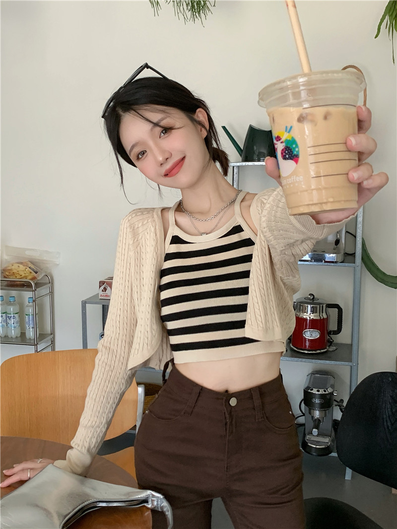 Fashion suit women's summer design sense niche striped camisole knitted cardigan hot girl two-piece suit