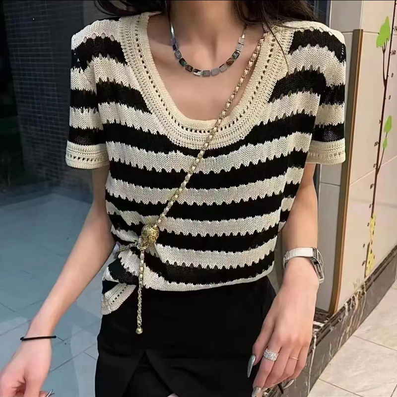Small fragrance ice stripe short sleeve T-shirt women's summer thin design sense niche short sweater top ins fashion