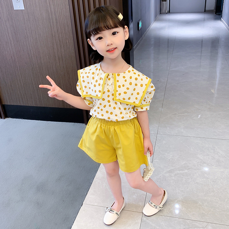 Girls summer polka dot suit 2023 new middle and big children fashionable lapel foreign style summer shorts two-piece set