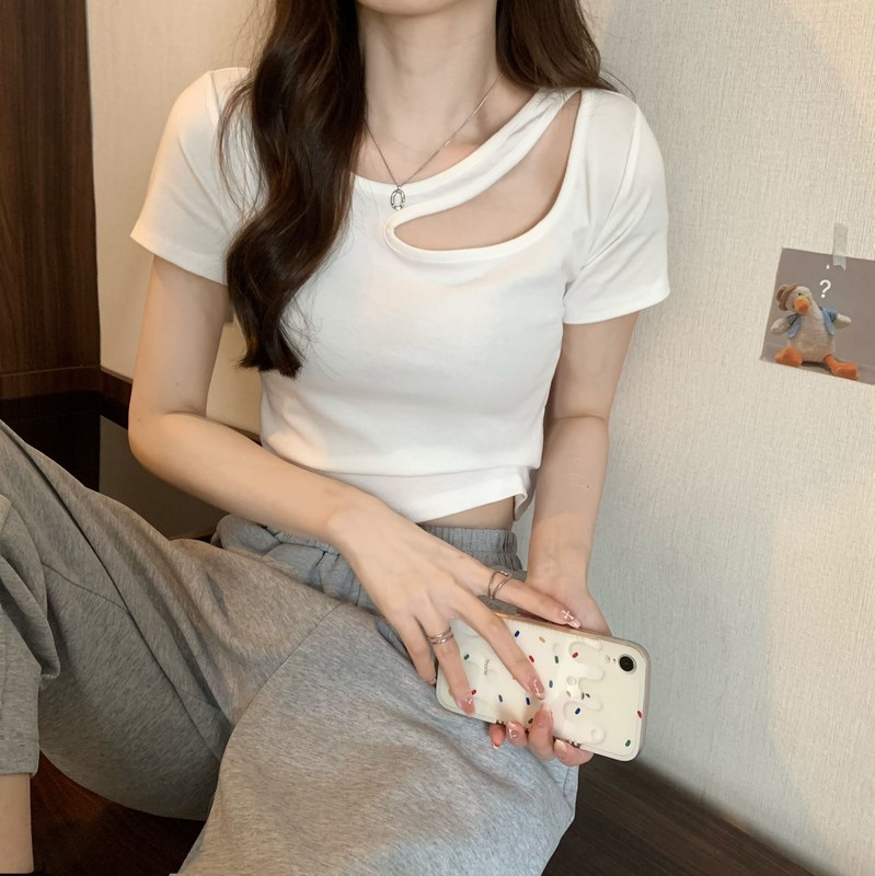 Real price, real shooting, new summer design, hollow out, first clavicle, slim and tall, short sleeved top