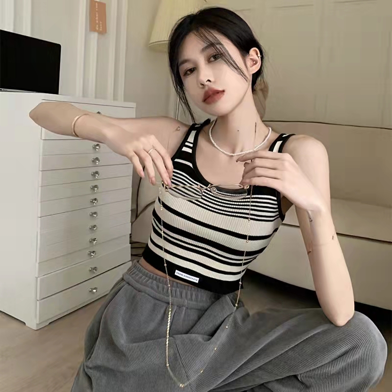Retro sweet aging contrast color stripe slim fit design sense of minority Spice Girls versatile suspenders vest trend