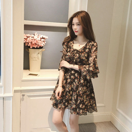 Beach skirt female small, slim, super short, waist collection, seaside holiday, Korean version, Thailand Chiffon Floral Dress