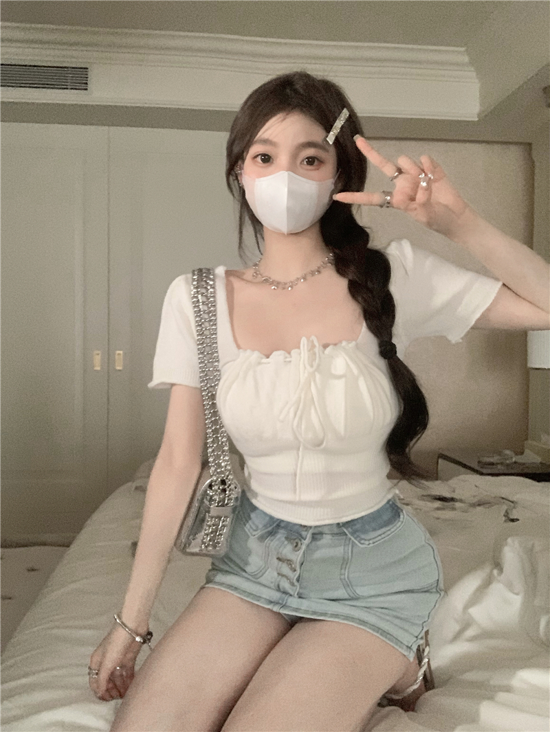 High-quality version of velvet sweet hot girl short-sleeved knitted bottoming shirt pullover square collar slim fit short top
