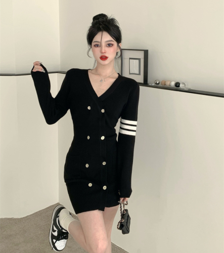 Real price V-neck double breasted buttock knit dress