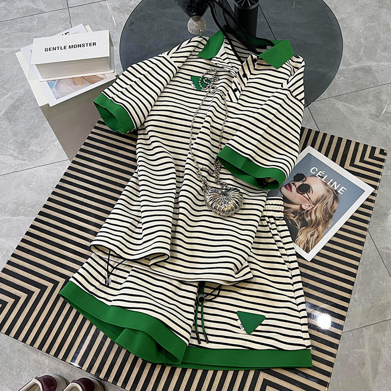 200 catties large size casual sports suit women's summer new loose striped short-sleeved shorts two-piece set