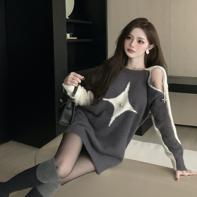 Real price off-the-shoulder sweater women's autumn splicing contrast color loose lazy style knitted sweater niche top