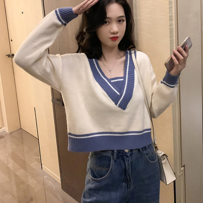 2022 early autumn new style lazy wind fake two short tops retro Western style loose V-neck sweater sweater