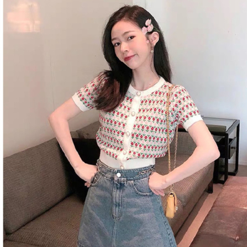 Momenthome Jenny style heavy industry jacquard short knitting top spring and summer retro pearl button short sleeve women