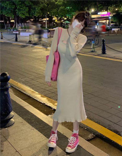 Real price real shot Early autumn new style Fan Zhiqiao same style knitted sweater suspender dress suit