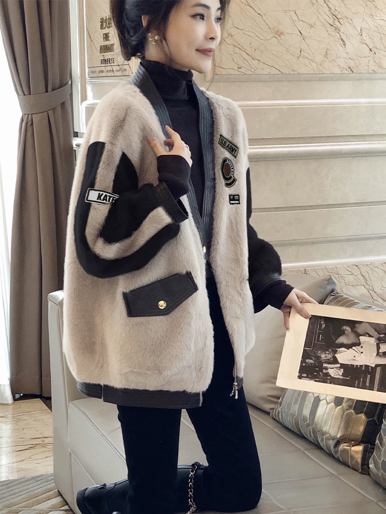 Furry and fur one-piece jacket women's design sense small fragrant wind thickened top autumn and winter 2022 new European station