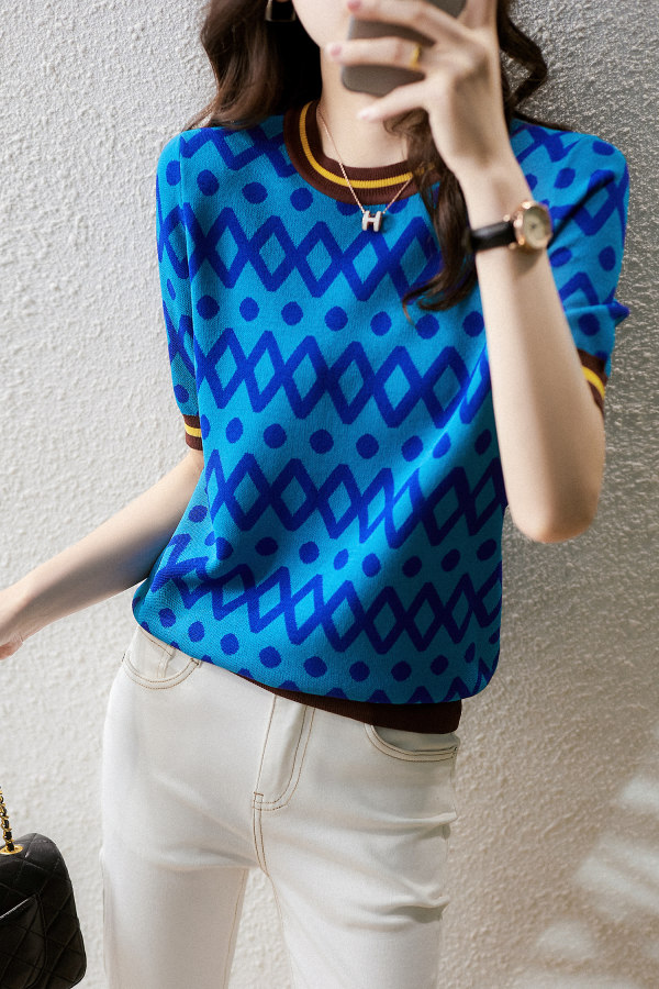 Cool ocean blue, fashionable and eye-catching wave jacquard short sleeve knitted T-shirt