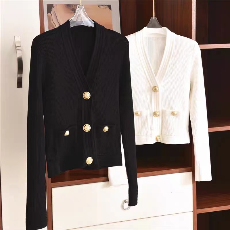 Wu enemy goddess fan! Autumn 22 new top with thin gold button knitted jacket short slim elastic V-neck cardigan