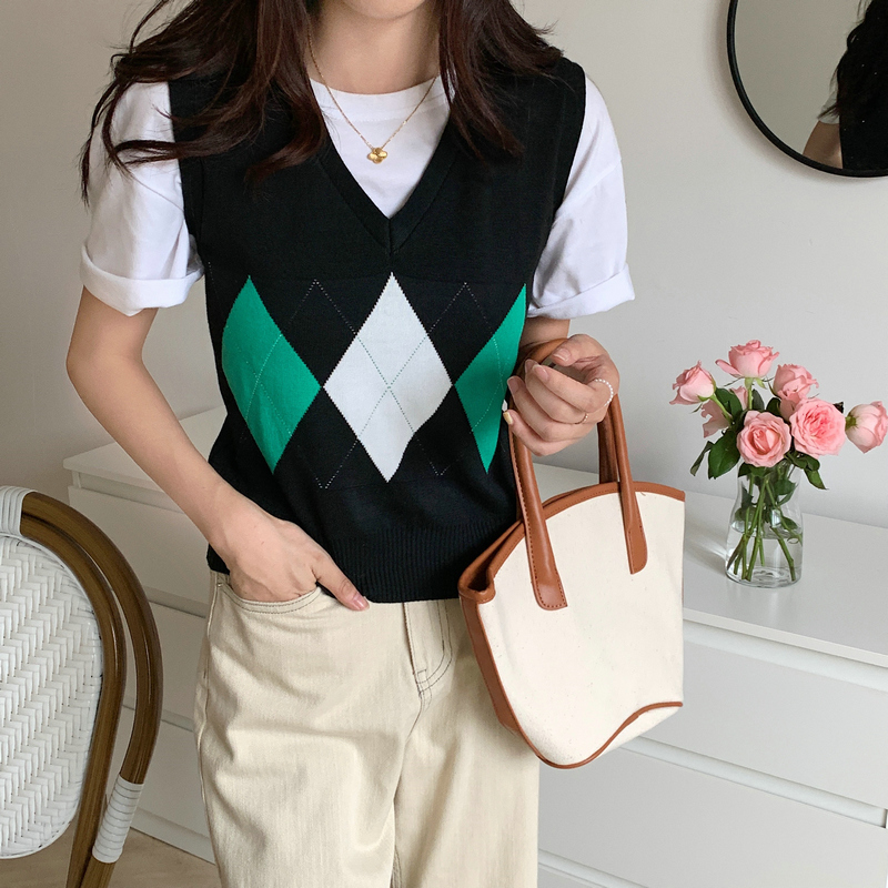 Korean college style American retro versatile V-neck diamond lattice knitted vest