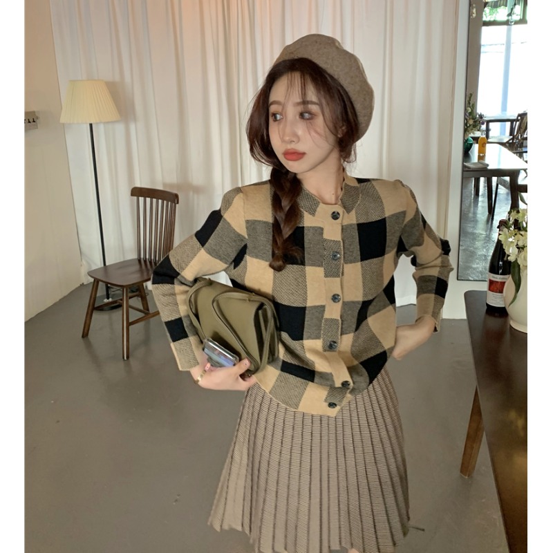 Sweater and skirt suit autumn and winter women's short knitted cardigan pleated skirt