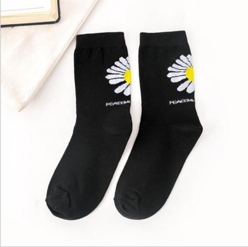 New style Daisy socks in spring and summer 2020 GD Kwon Chi lung's same mid tube socks for South Korean street couples