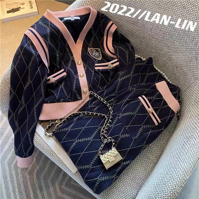 Xiaoxiangfeng knitted suit women's early spring new style fashion aging high-grade spring suit two-piece set