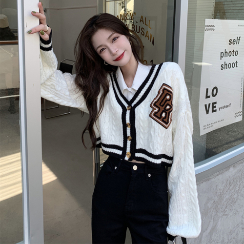Matsumoto mourning college style knitted cardigan women's short 2022 early autumn new lazy loose retro sweater jacket