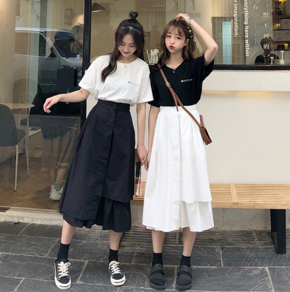 Black and white irregular skirt women's 2020 new Korean loose high waist thin medium length A-shaped skirt