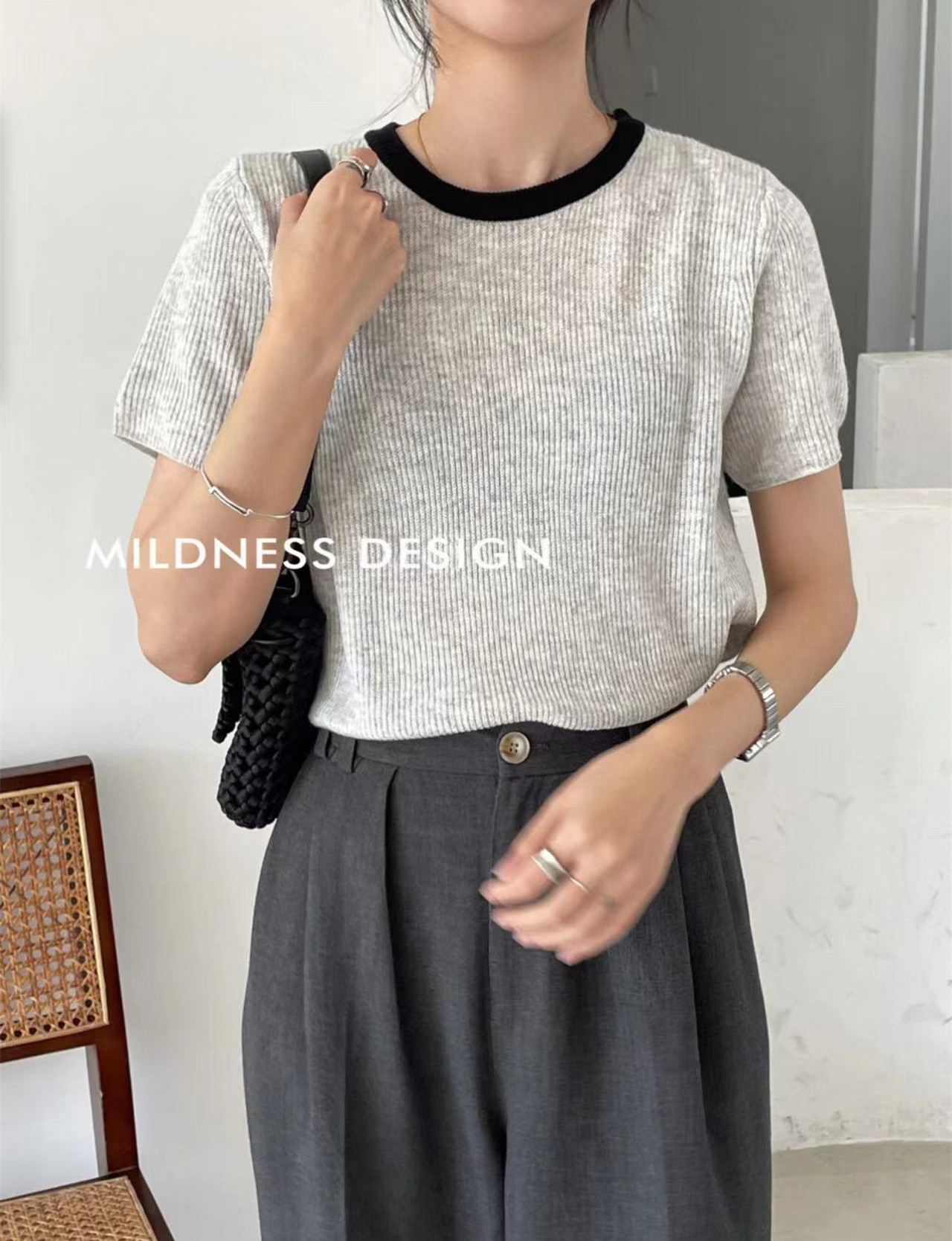 Short-sleeved knitted sweater women's spring new design sense niche unique chic top with short contrasting color round neck sweater
