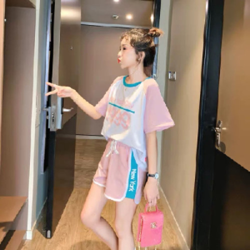 Tiktok, red hot two sets, fashion suit, girl student, Korean version, summer wear, new summer short sleeved T-shirt net red.